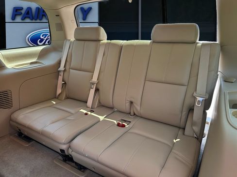 Used 2007 Chevrolet Tahoe LTZ w/ LTZ Preferred Equipment Group RWD image 13