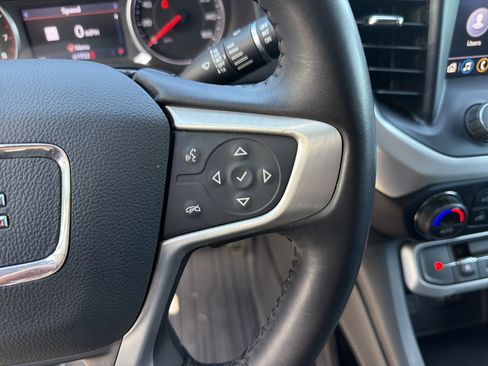 Used 2020 GMC Acadia SLT FWD image 20