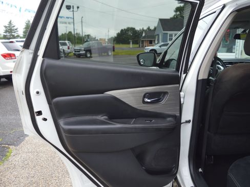 Used 2016 Nissan Murano SV AWD/4WD image 23