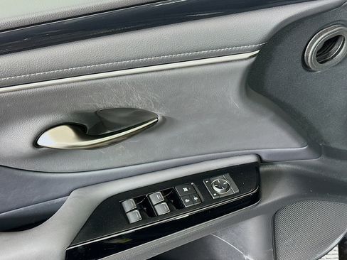 Used 2024 Lexus ES 350 image 15