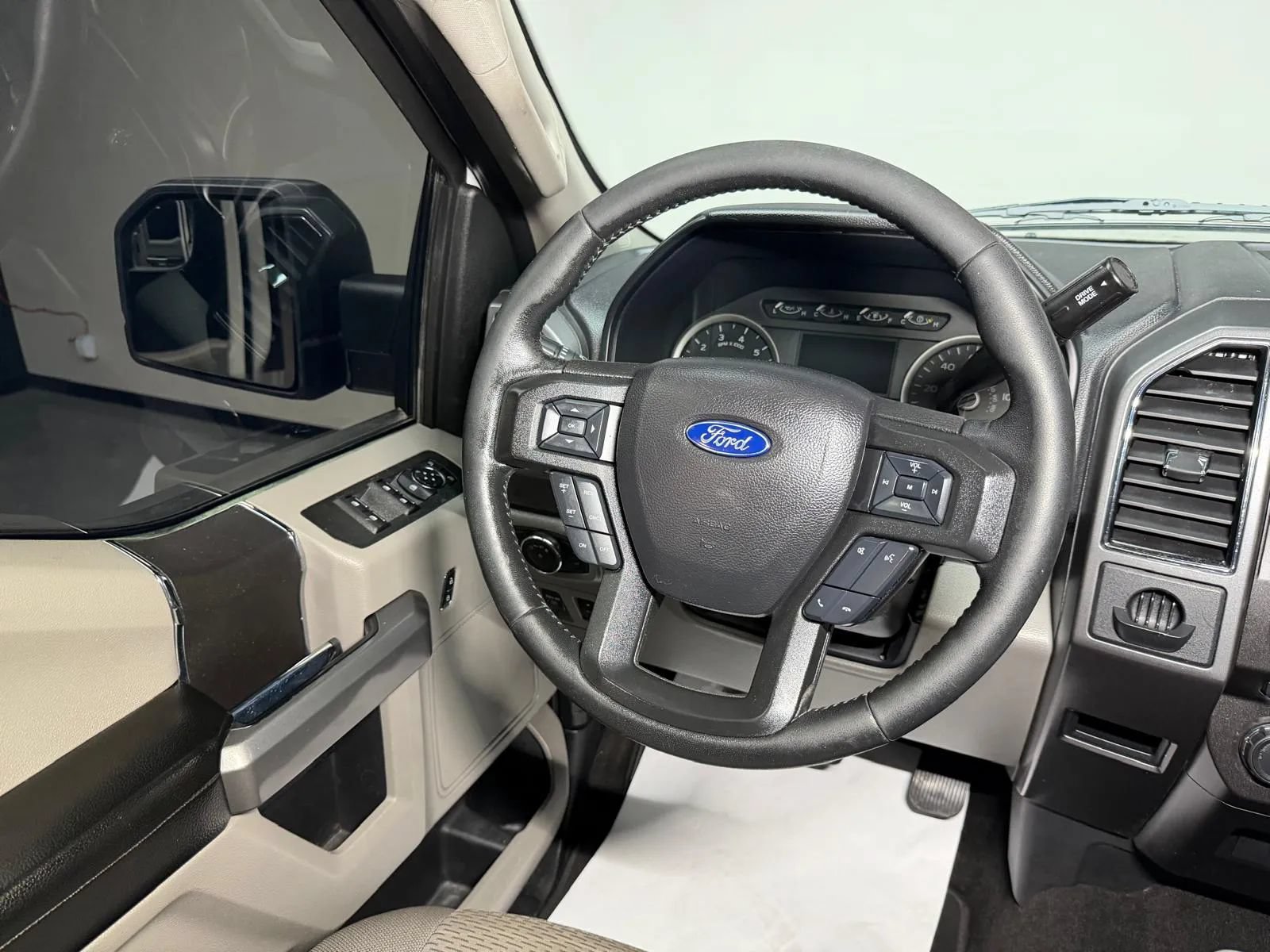 Used 2018 Ford F150 XLT w/ Equipment Group 301A Mid RWD image 20