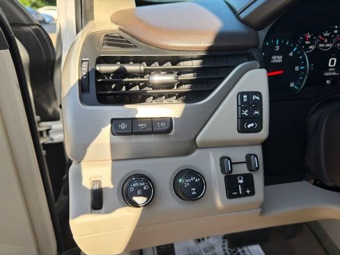 Used 2018 GMC Yukon Denali w/ Denali Ultimate Package AWD/4WD image 18
