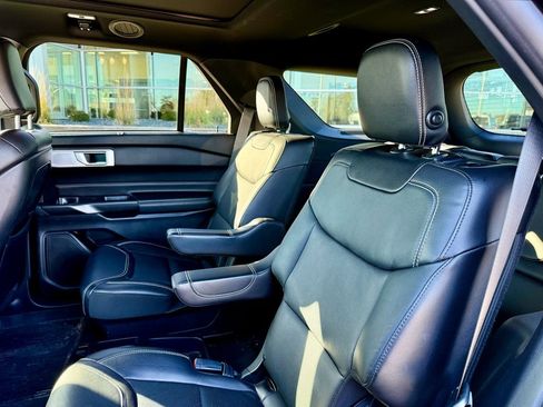 Certified 2020 Ford Explorer ST w/ ST Street Pack image 10