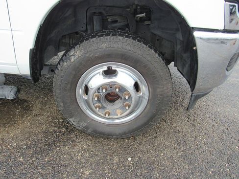 Used 2024 RAM 3500 Tradesman w/ Chrome Appearance Group AWD/4WD image 9