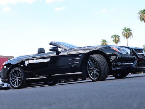 Used 2014 Mercedes-Benz SL 550 image 12