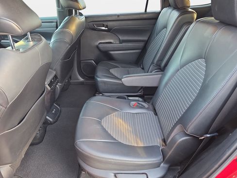 Used 2021 Toyota Highlander XSE image 14