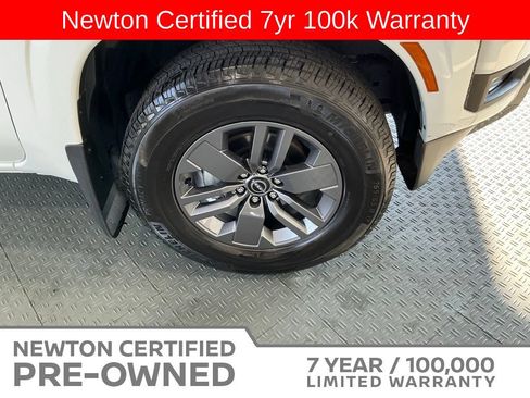 Used 2025 Nissan Frontier SV w/ SV Convenience Package RWD image 44