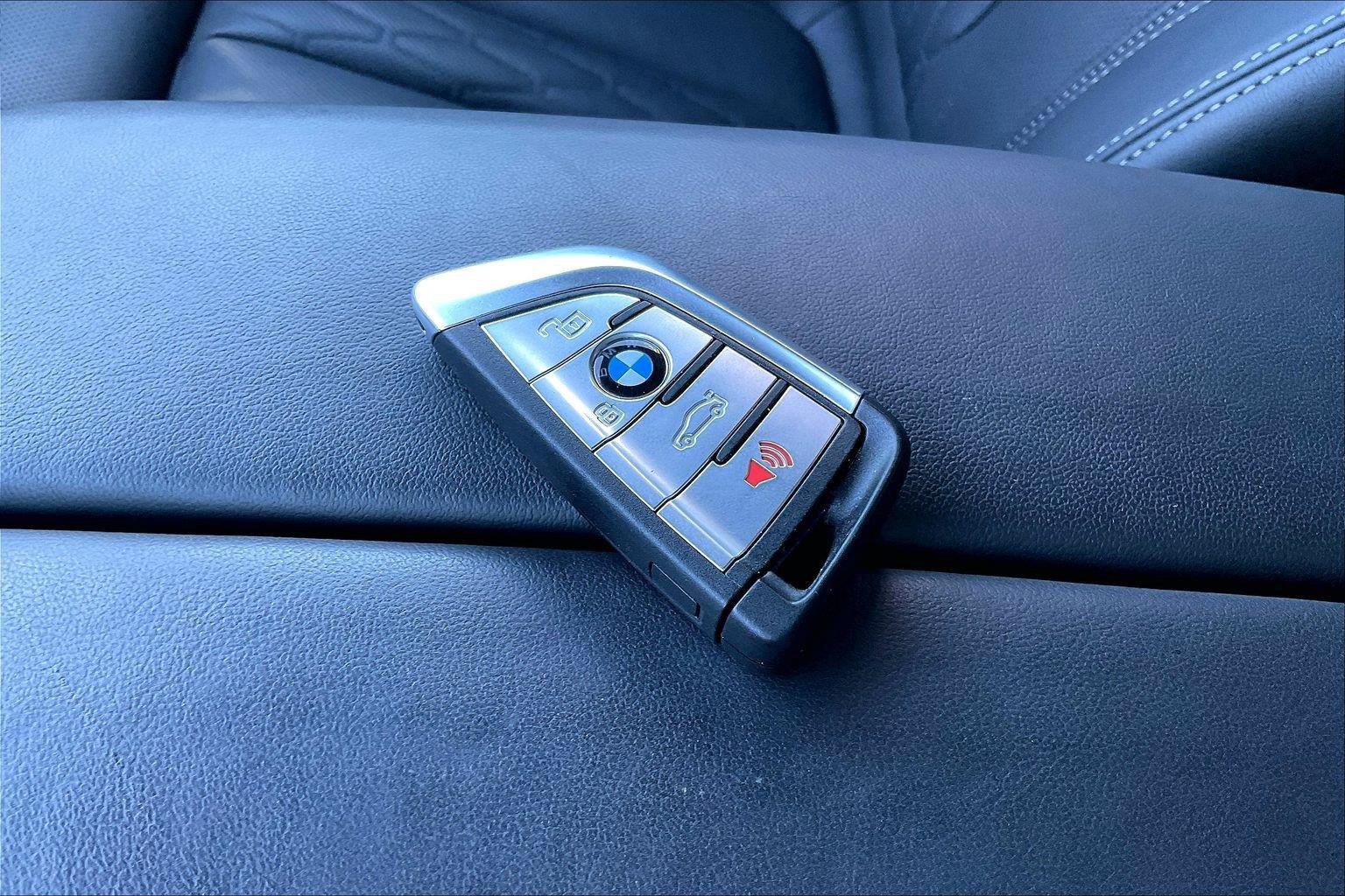 Used 2022 BMW X6 M50i AWD/4WD image 12