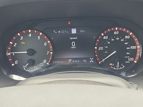 Used 2025 Nissan Frontier PRO-4X w/ Pro Premium Package image 11