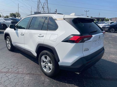 Used 2021 Toyota RAV4 XLE AWD/4WD image 5