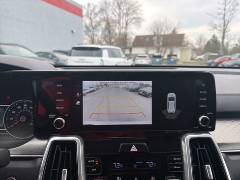 Certified 2022 Kia Sorento SX image 24