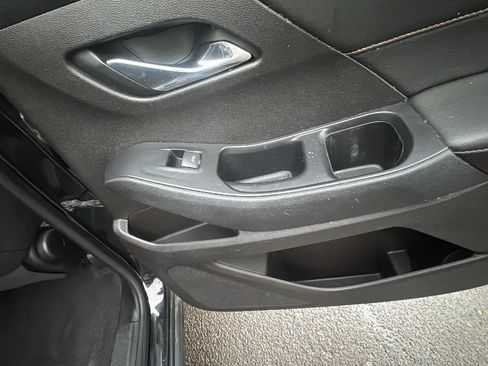 Used 2018 Chevrolet Traverse LT image 28