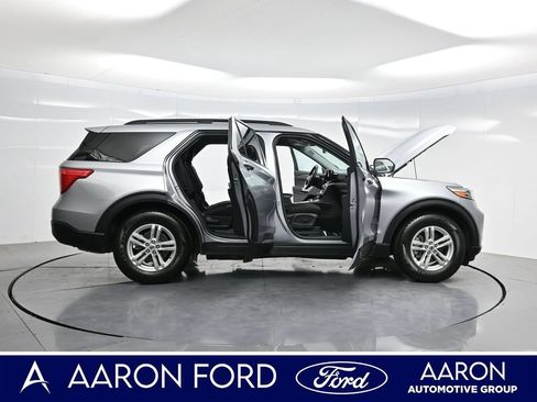 Used 2022 Ford Explorer XLT RWD image 3