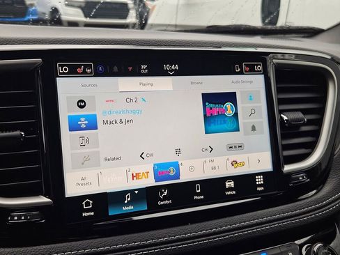 New 2026 Chrysler Pacifica Select FWD image 34