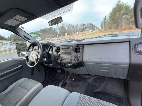 Used 2012 Ford F250 XL w/ Snow Plow Prep Pkg image 32