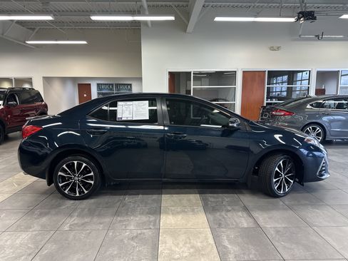 Used 2017 Toyota Corolla L image 11