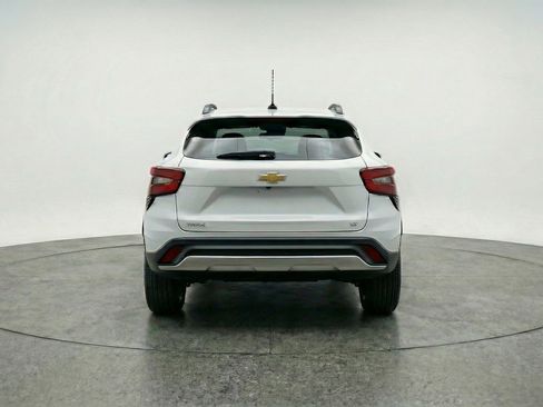Used 2025 Chevrolet Trax LT w/ LT Convenience Package FWD image 7