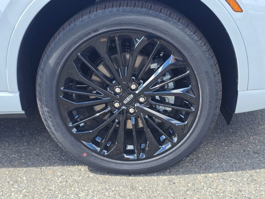 New 2025 Lincoln Corsair Grand Touring w/ Jet Appearance Package AWD/4WD image 9