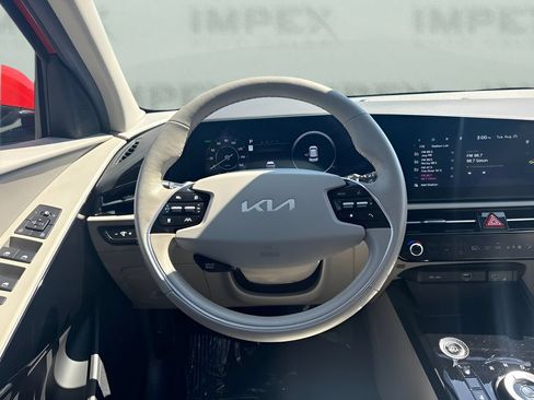 Used 2023 Kia Niro Wind w/ Wind Preserve Package FWD image 12