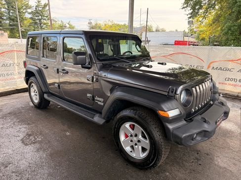 Used 2018 Jeep Wrangler Unlimited Sport S image 7