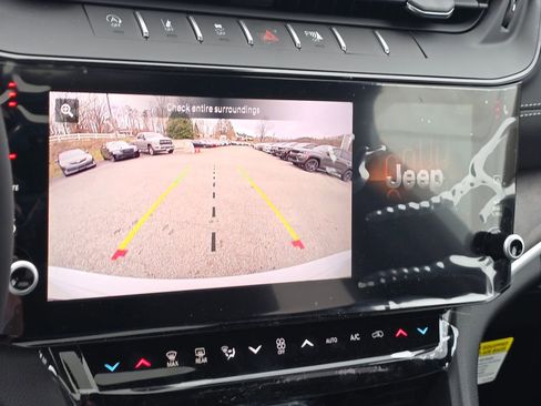 New 2026 Jeep Grand Cherokee Altitude AWD/4WD image 10