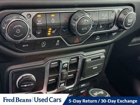 Used 2022 Jeep Wrangler Unlimited Sport image 17