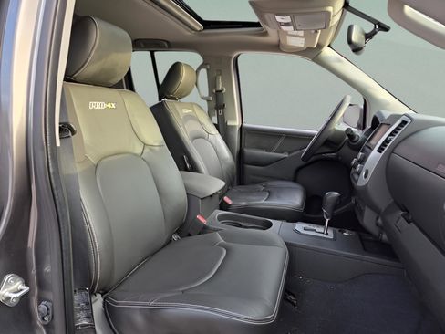Used 2021 Nissan Frontier PRO-4X w/ Pro-4x Utility Package image 11
