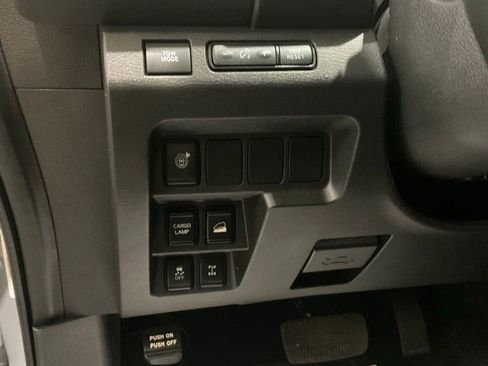 Used 2024 Nissan Frontier PRO-4X w/ Technology Package AWD/4WD image 8