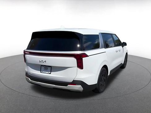 Used 2026 Kia Carnival FWD image 12