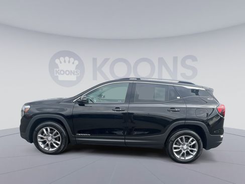 Used 2024 GMC Terrain SLT image 13