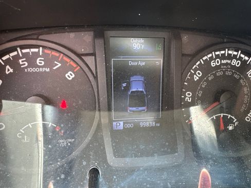 Used 2019 Toyota Tacoma SR w/ SR Convenience Package AWD/4WD image 8