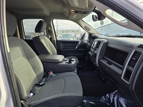 Used 2022 RAM 1500 Tradesman w/ Chrome Appearance Package image 10