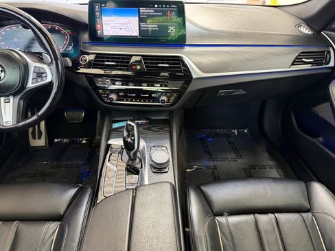 Used 2022 BMW M550i xDrive AWD/4WD image 38