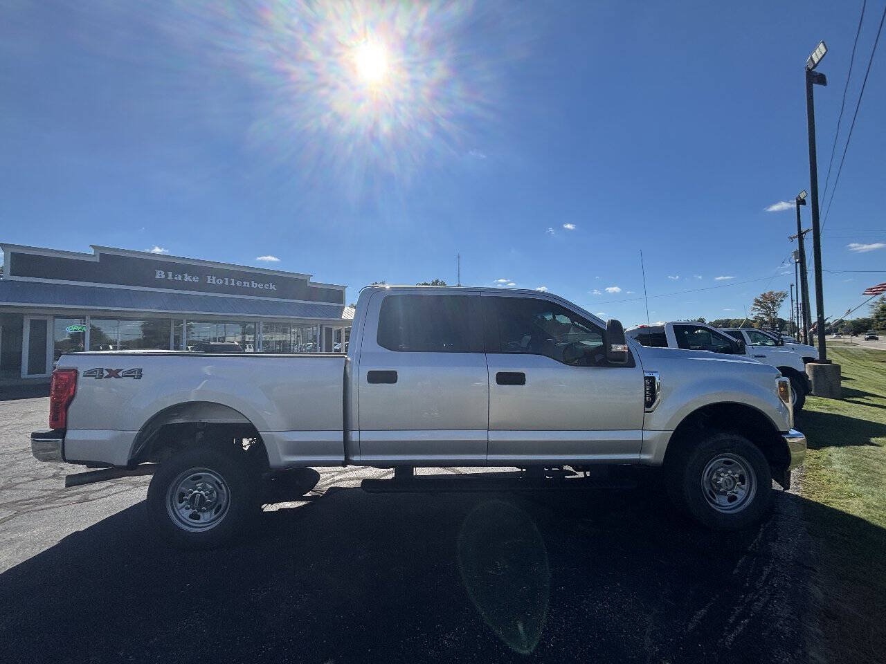 Used 2018 Ford F250 XL w/ Power Equipment Group AWD/4WD image 2