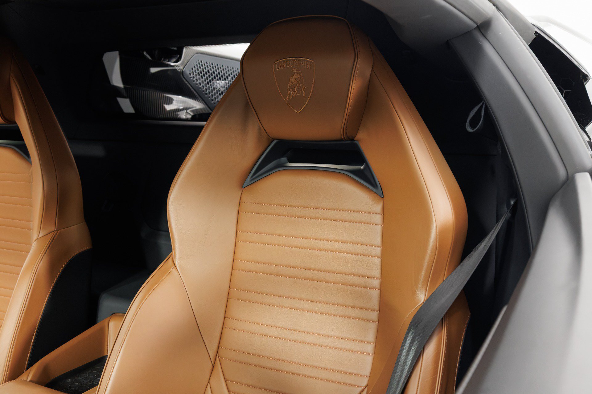 Used 2024 Lamborghini Revuelto AWD/4WD image 19