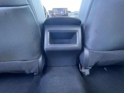 Used 2022 Toyota Camry SE FWD image 14