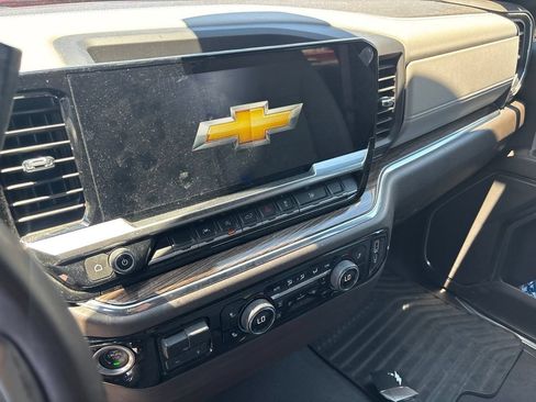 Used 2023 Chevrolet Silverado 1500 LT AWD/4WD image 6