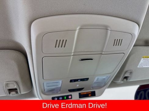 Used 2020 Buick Envision Essence FWD image 18
