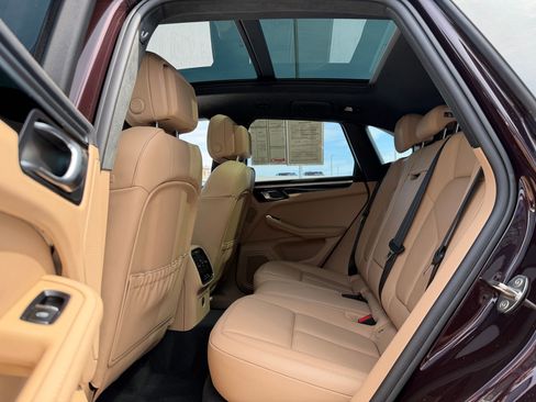 Used 2023 Porsche Macan S AWD/4WD image 19