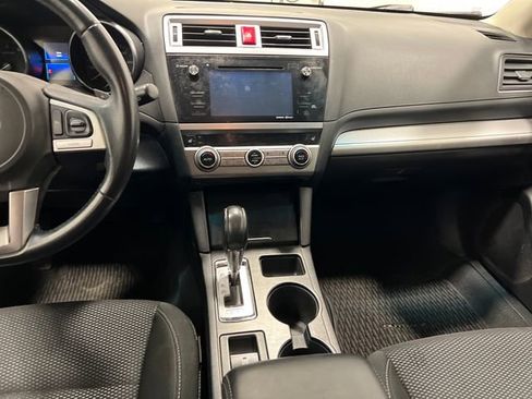 Used 2017 Subaru Outback 2.5i Premium image 13