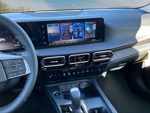 New 2027 Nissan Sentra SR w/ SR All Weather Package FWD image 6