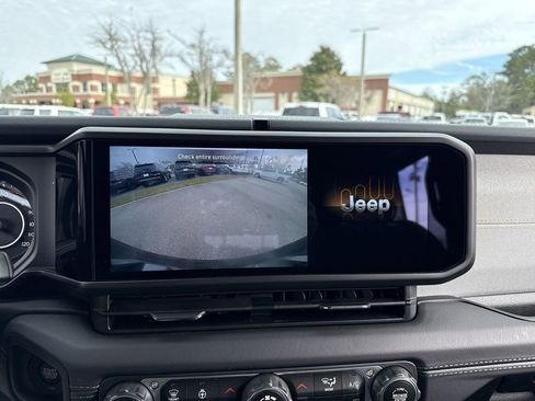 Used 2024 Jeep Wrangler Sahara image 24