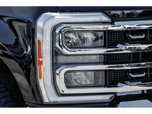 Used 2023 Ford F250 Lariat AWD/4WD image 8