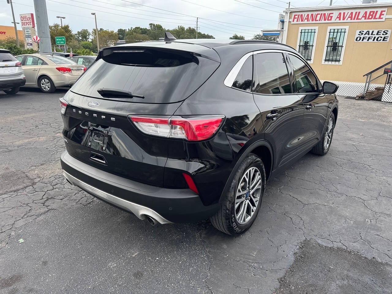 Used 2022 Ford Escape SEL w/ Technology Package FWD image 8