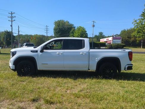 Used 2022 GMC Sierra 1500 Elevation w/ X31 Off-Road Package AWD/4WD image 10