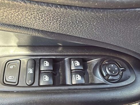 Used 2018 Jeep Compass Latitude w/ Popular Equipment Group AWD/4WD image 14