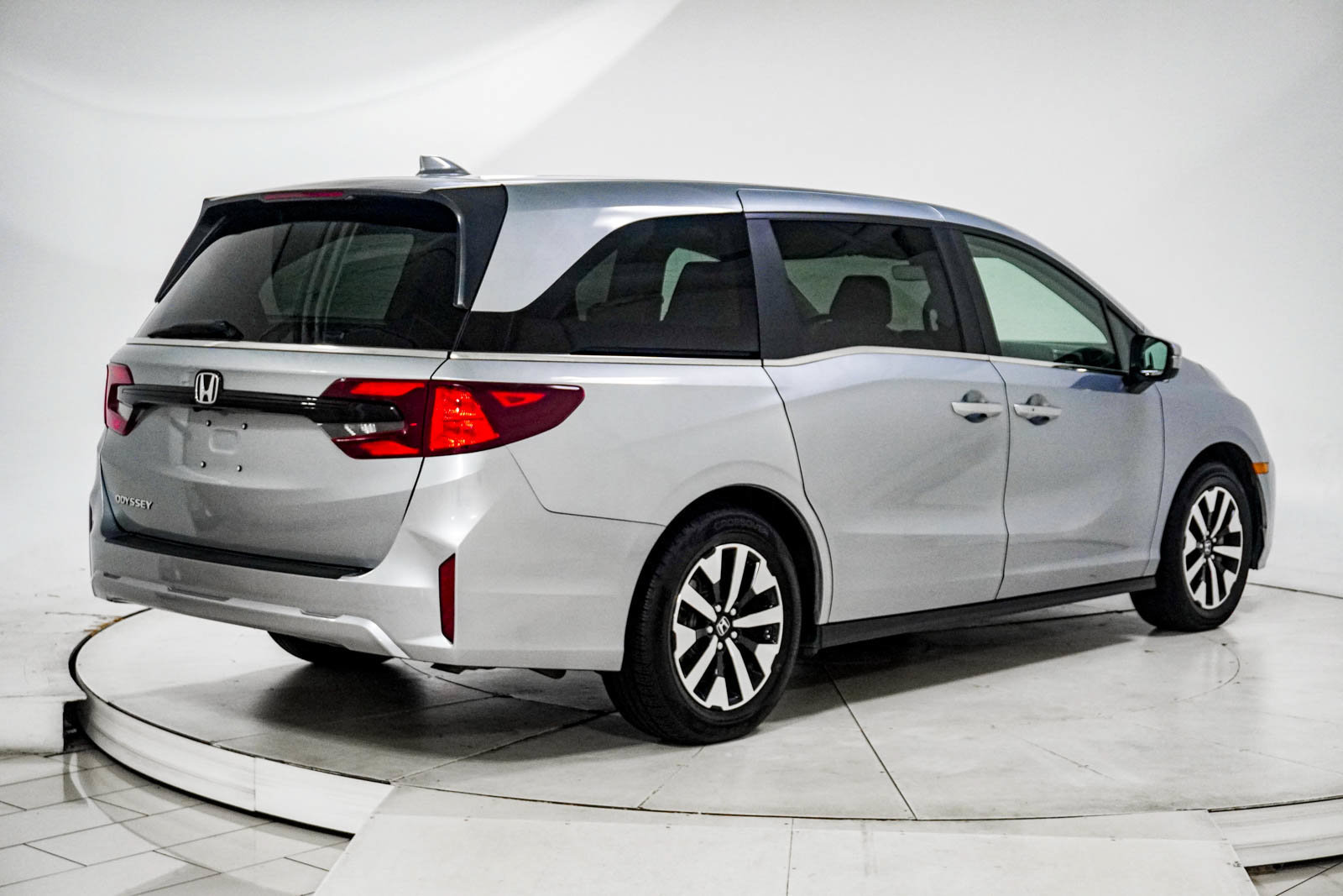Used 2025 Honda Odyssey EX-L image 12