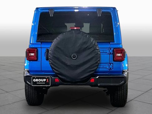 Used 2021 Jeep Wrangler Unlimited Sahara AWD/4WD image 4