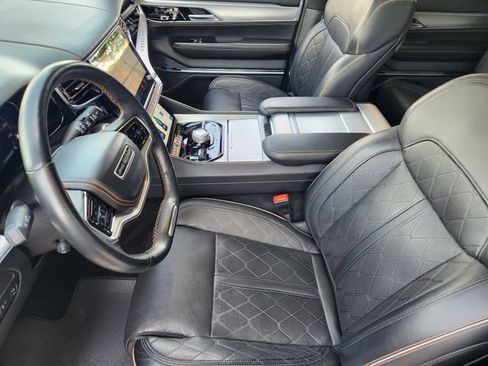 Certified 2022 Jeep Grand Wagoneer Series III w/ Flexible Seating Group AWD/4WD image 12