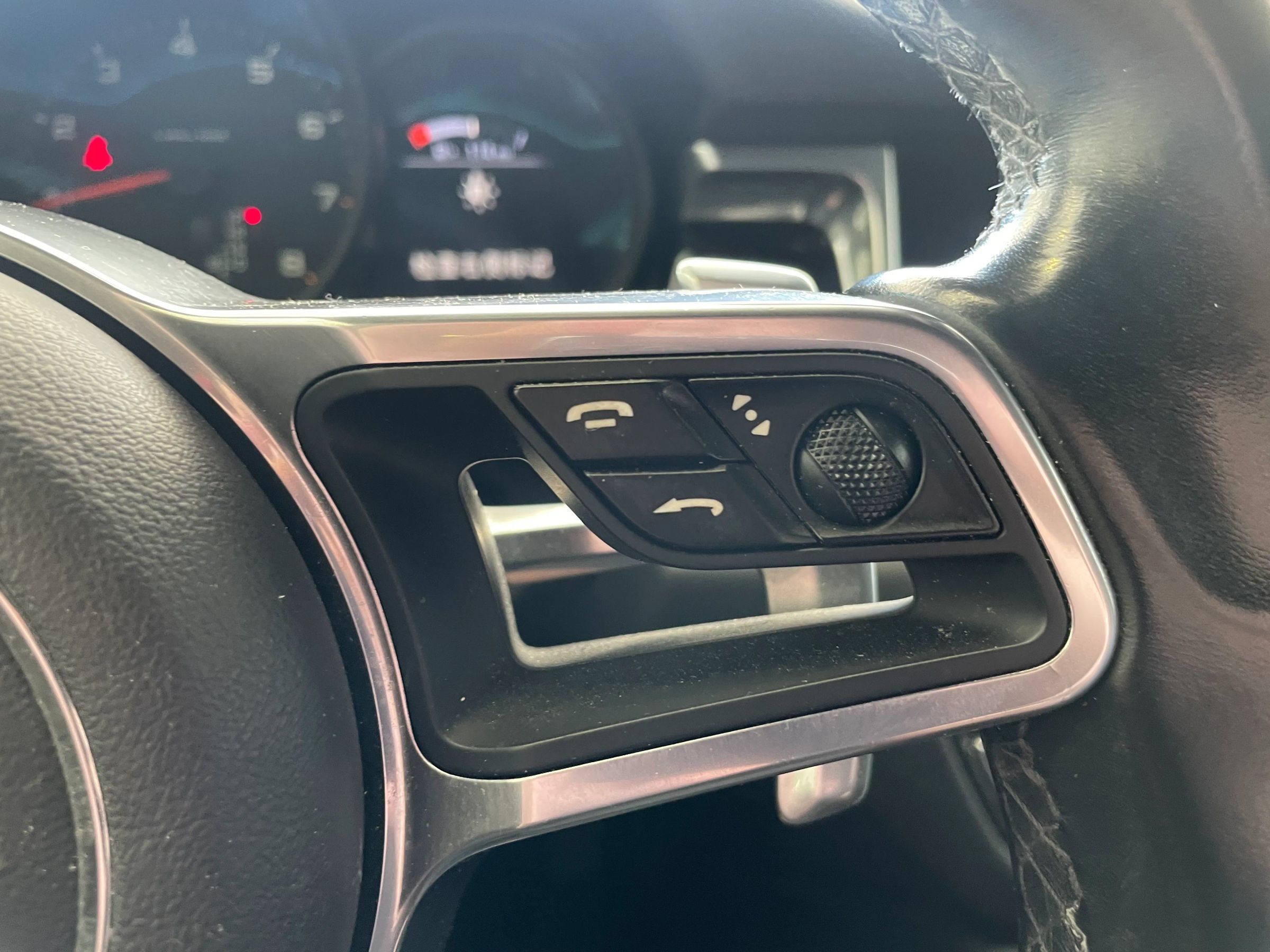 Used 2021 Porsche Macan AWD/4WD image 12